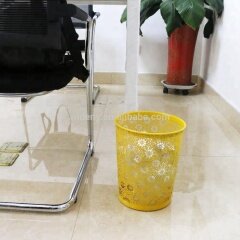 Supply office household hotel bathroom daily use items open top yellow metal iron innovative trash can for storage rubbish