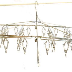 Manufacturer Wholesale High Quality non slip 201 stainless steel clothes hanger With 40 Clips
