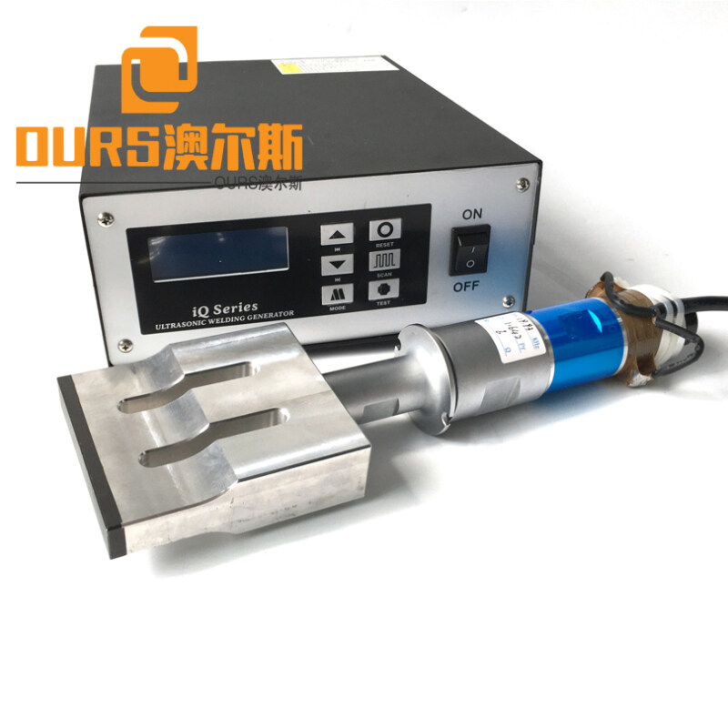 20KHZ 2000W UltrasoniceWelding generator and transducer for N95 Cup Mask machine