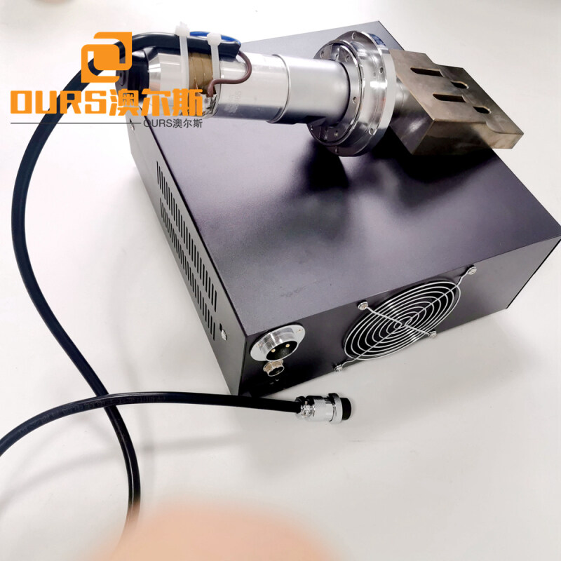 EU standard FFP2-mask  ultrasonic welding generator  2600w 20khz and transducer with horn