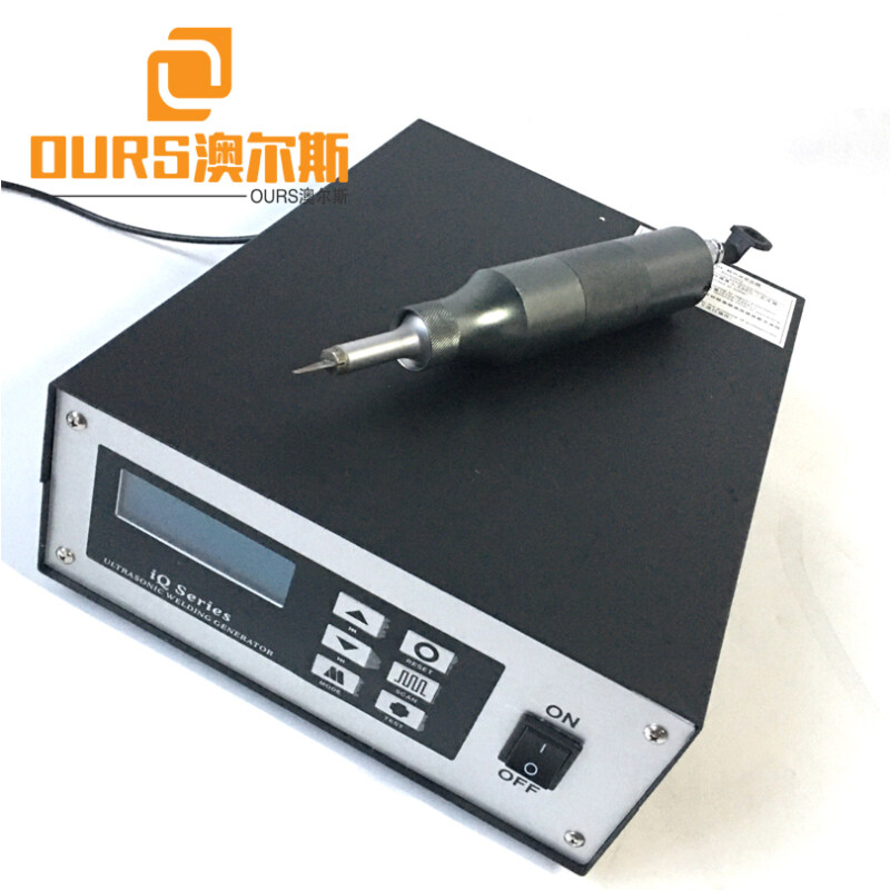 20KHZ 2000W High Precision Digital Ultrasonic Cutting Machine For CuttingThin Synthetic Resin