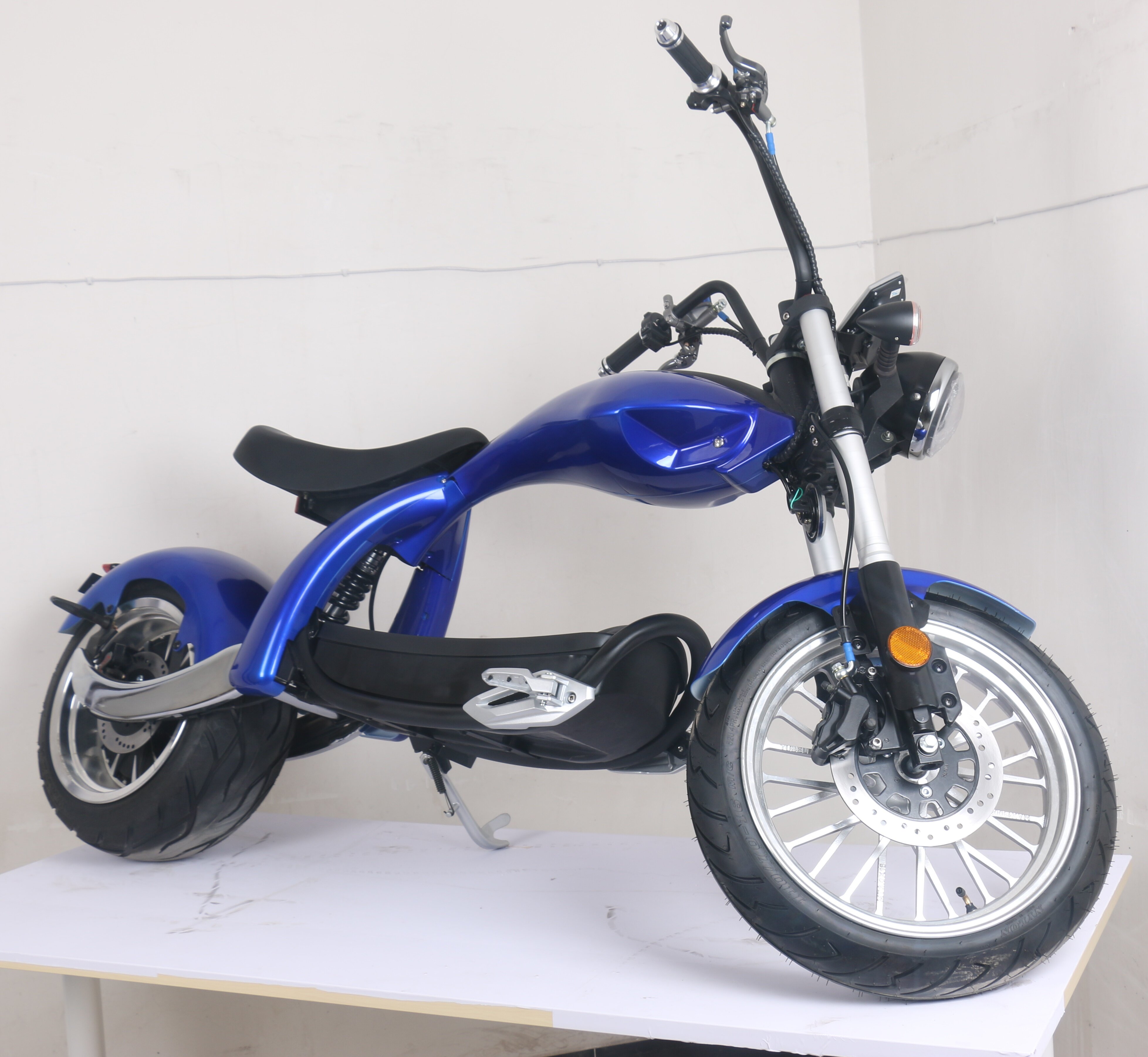 Cool wide wheel citycoco 2000w Electric Motorcycle Scooter European Warehouse adult citycoco