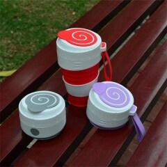 Foldable silicone coffee cup with straw