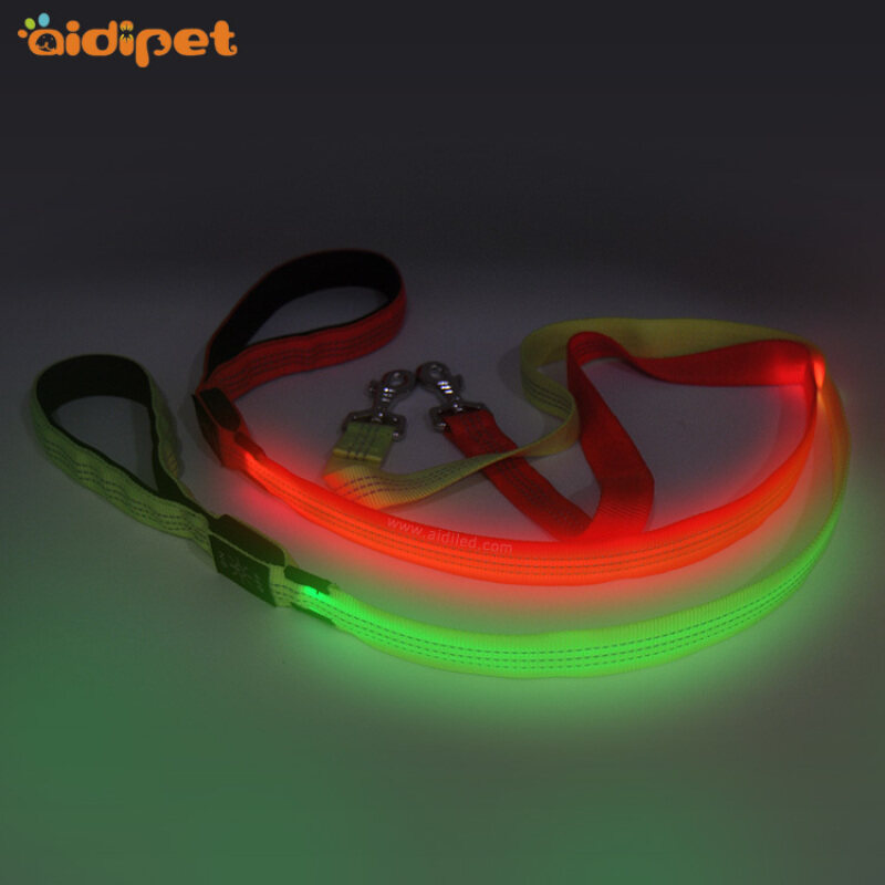 Светоотражающий светодиодный поводок для собак USB аккумуляторный поводок для собак Amazon Продажа светодиодных поводков для собак