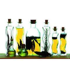 Hot selling 100% nature Sandalwood Oil,sandalwood essential oil at best price!