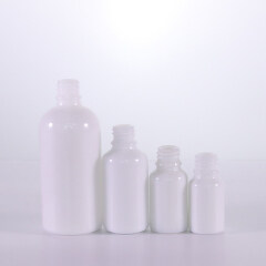 Cosmetic packaging 10ml 15ml 30ml 50ml 100ml white essential oil glass dropper bottle,bamboo dropper for white glass bottle