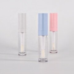 Customized color plastic lip balm bottle with plastic lid