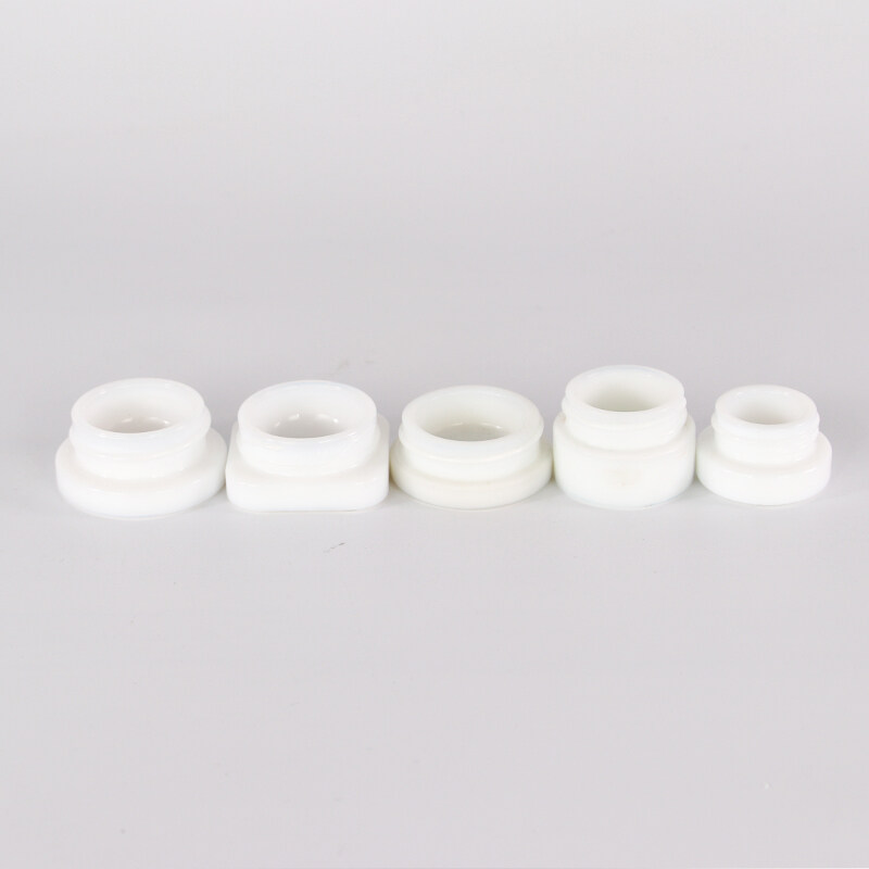Hot seller mini cute jar 3g 5g 7g opal white glass jar cosmetic packaging container for sample packaging