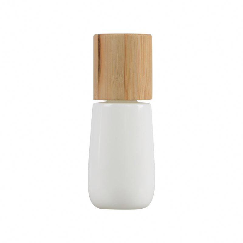 China Factory 30Ml Glass Essential Oil Bottle With Bamboo Cap