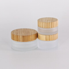 Heißer Verkauf 50ml 60ml 100ml Cleat Frost Glass Jar mit CRC Bamboo Cap für Gesichtscreme