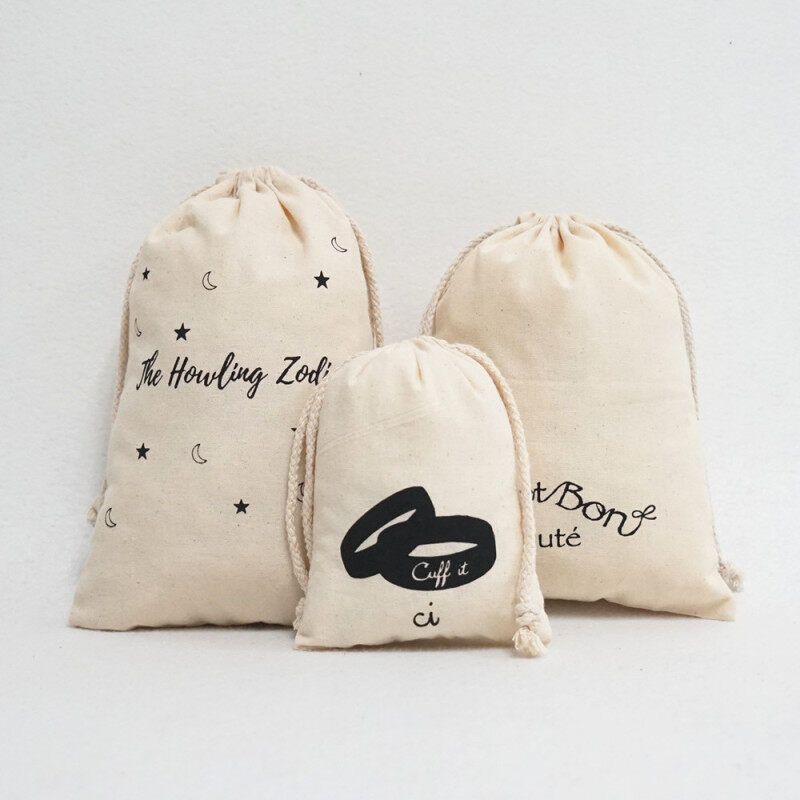 Recyclable Calico cotton drawstring gift pouch with custom logo/design, small natural color drawstring bag