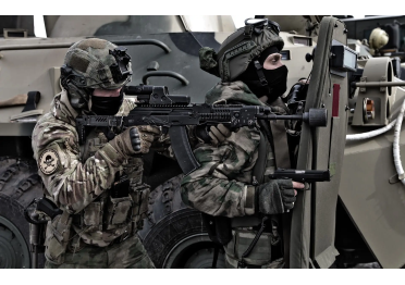 Toerusting bekendstelling in die Russies-Oekraïnse oorlog — taktiese helm toerusting