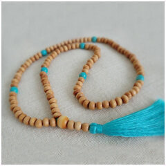 NE2166 Wooden bead necklace with turquoise stone beads and a pale turquoise tassel