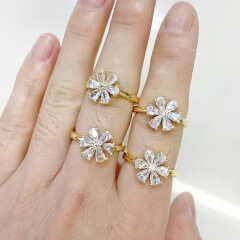 RM1318 Chic Minimalist Dainty Bling Crystal Gold Plated Diamond CZ Micro Pave Flower Floral Cluster Rings for Women Ladies