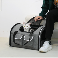 The manufacturer supplies multi-functional pet bags, which are convenient to carry out travel, messenger bags, car carrying pet bags, wholesale