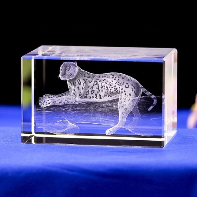 Customized 3D Laser Engraved Crystal Cube Laser Tiger Model Etched Crystal Souvenir Gifts