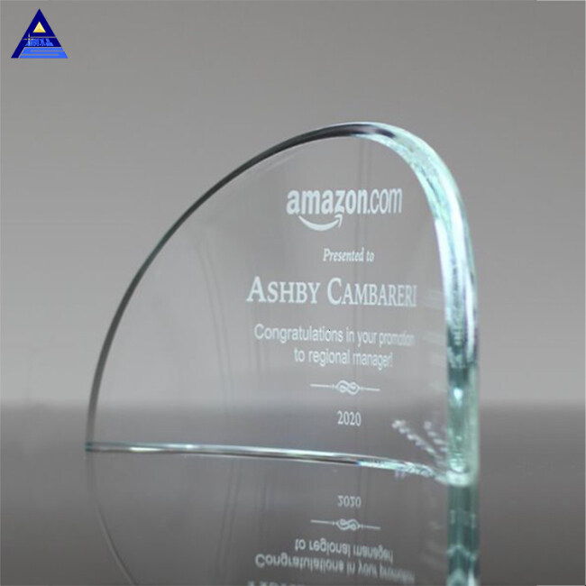 Wholesale Exquisite Style Customized Crystal Half Moon Crescent Jade Award Trophy