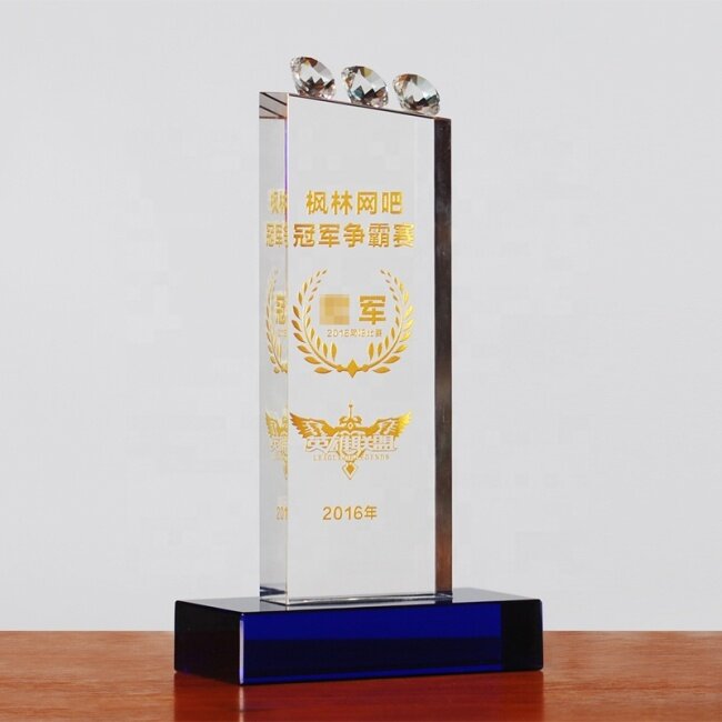 2021 New Design Crystal Award Plaque Customized Engraving Small Diamond Crystal Trophy